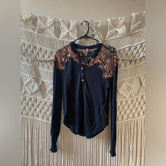 FREE PEOPLE EASY BREEZY HENLEY - Picture 3 of 4